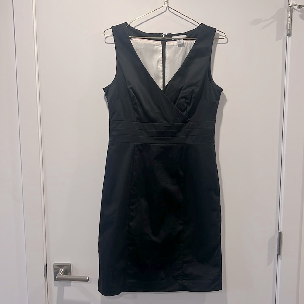 Little Black Dress, v-neck & knee length